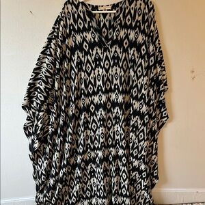 Black and White Geometric Patterned Kaftan